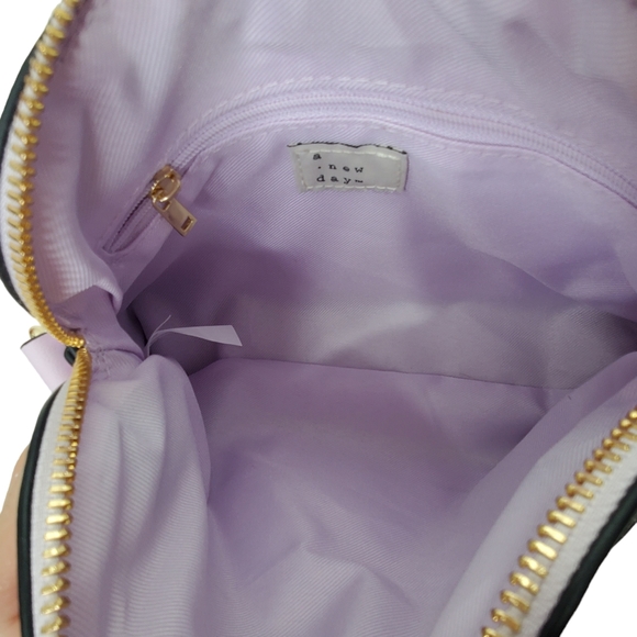 A NEW DAY Lavender Crossbody Bag Plastic Chain Mini Zipper Faux Leather - Picture 8 of 10